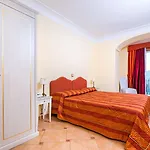 Hotel La Vue D'or