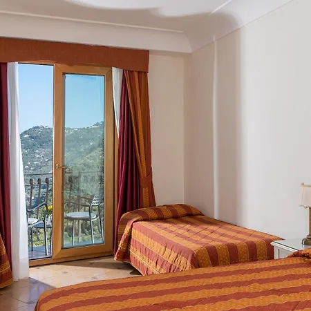 La Vue D'or 4*