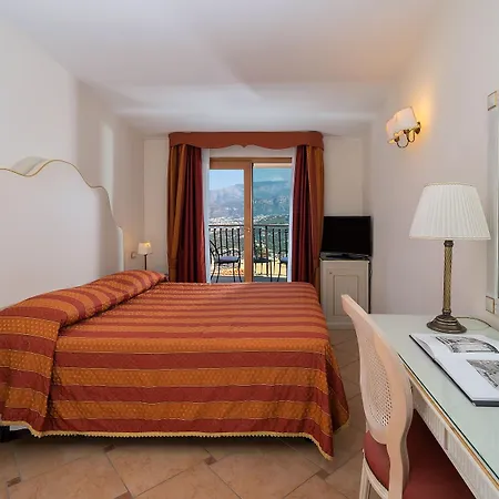 Hotel La Vue D'or 4*