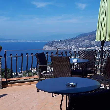 Hotel La Vue D'or 4*