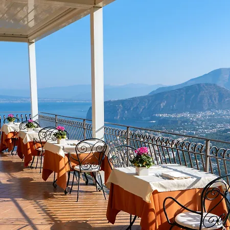 La Vue D'or 4*
