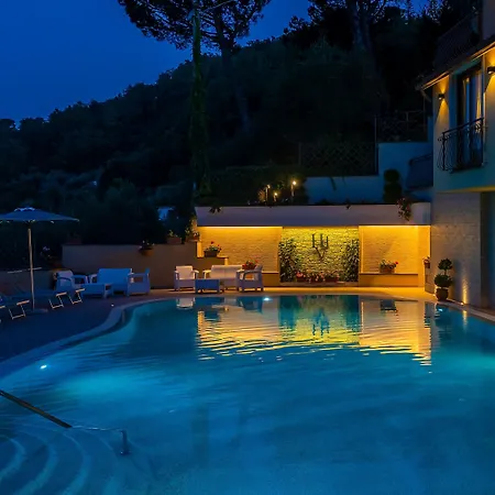Hotel La Vue D'or 4*