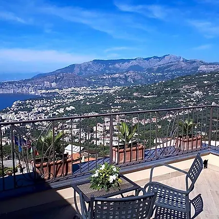 فندق La Vue D'or 4*