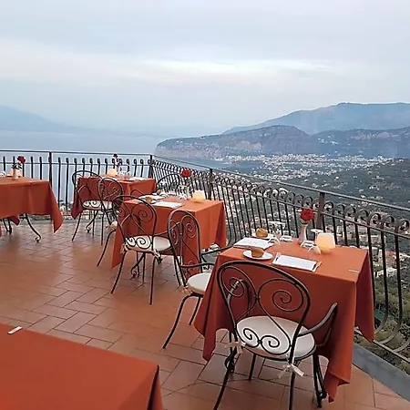 فندق La Vue D'or 4*