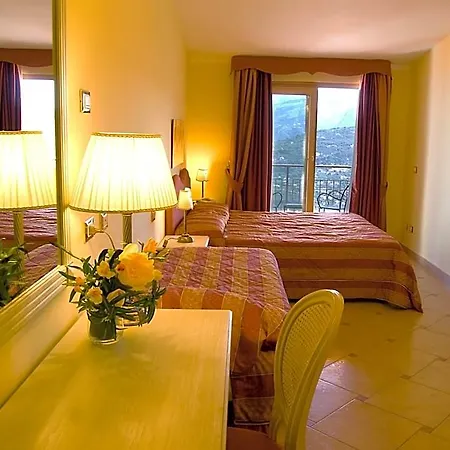 La Vue D'or فندق سورينتو
