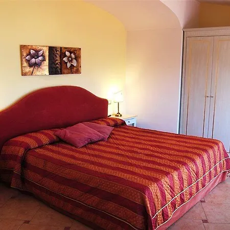 Отель La Vue D'or 4*