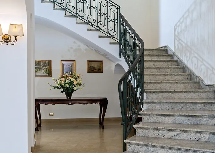 Отель La Vue D'or 4*