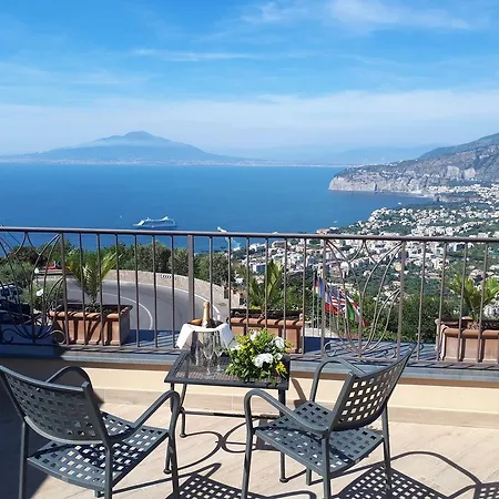 Ξενοδοχείο La Vue D'or 4*