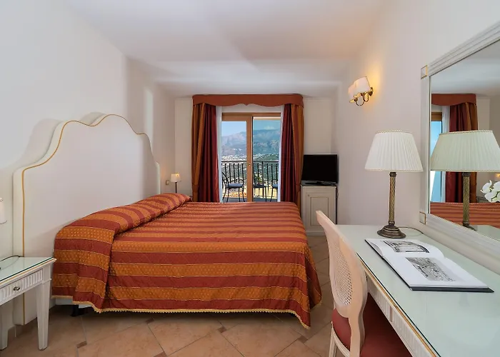 Hotel La Vue D'or 4*